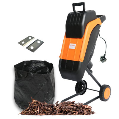 Lazy-Shred Electric Garden Chipper Shredder Mulcher50L Bag45mm Cutting WidthSteel Blades2500W Motor from B&Q