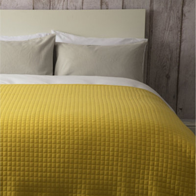 Belledorm Crompton Quilted Throw Saffron Yellow (One Size) from B&Q