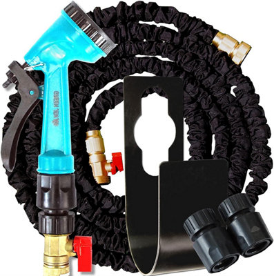 B&Q -  75Ft Expandable Garden Hose Set: Inc 5 Dial Spray Gun And Hose Holder