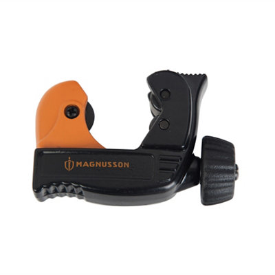 Magnusson Manual 28mm Multi-Material Pipe Cutter from B&Q