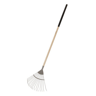 Magnusson Wood Leaf Rake (W)460mm from B&Q