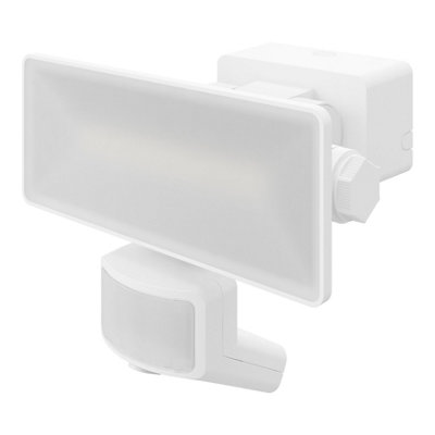 GoodHome Davern Awl1021-Iw White Mains-Powered Cool White Outdoor Led Pir Floodlight 2000Lm from B&Q