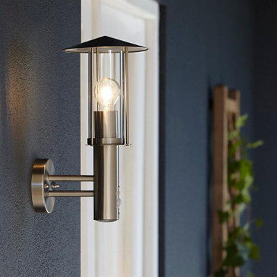 B&Q -  Chignik Fixed Matt Stainless Steel Pir With Motion Sensor Outdoor Lantern Wall Light 60W