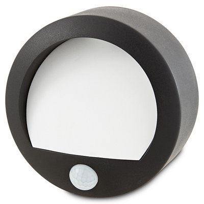 GoodHome Fixed Matt Black Integrated Led Pir Motion Sensor Outdoor Wall Light 1W from B&Q
