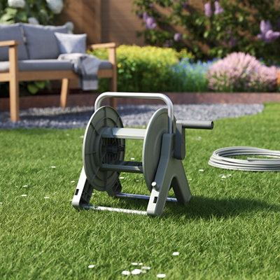 Verve Green Wall-Mounted Empty Hose Reel Without Wheels from B&Q