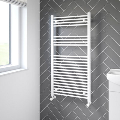 Flomasta Flat White 2101Btu Vertical Towel Radiator (W)600mm X (H)1200mm from B&Q