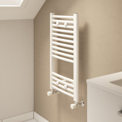 Flomasta Curved White 924Btu Vertical Towel Radiator (W)400mm X (H)700mm from B&Q