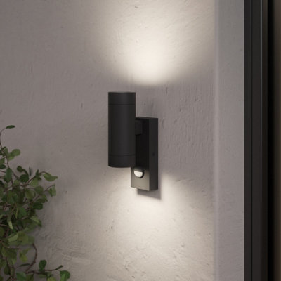 B&Q -  Tongoa Fixed Matt Black Pir With Motion Sensor Outdoor Wall Light 25W