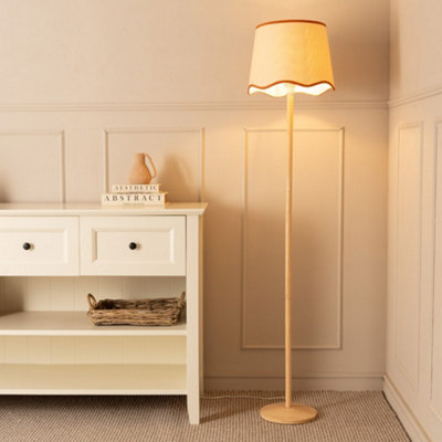Valuelights Triston Natural Wood Stem Floor Lamp With Scallop Rust Trim Tapered Shade And Led Bulb Light