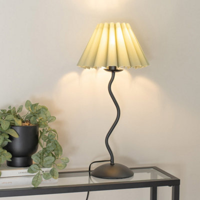 Valuelights Wiggle Metal Single Stem Table Lamp With Sage Scallop Tapered Lamp Shade And Led Bulb Black/Green