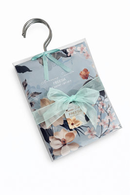 B&Q - Hanging Scented Sachets 4 Pack Freesia Wardrobe & Drawer Freshener 