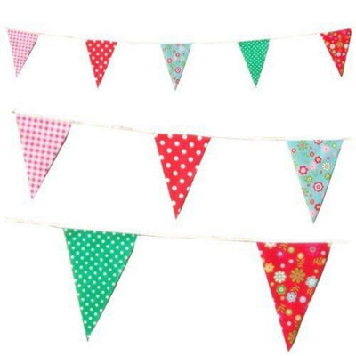 C1002 Red And Green Shabby Chic Vintage Print Bunting 10M With 20 Pennants from B&Q
