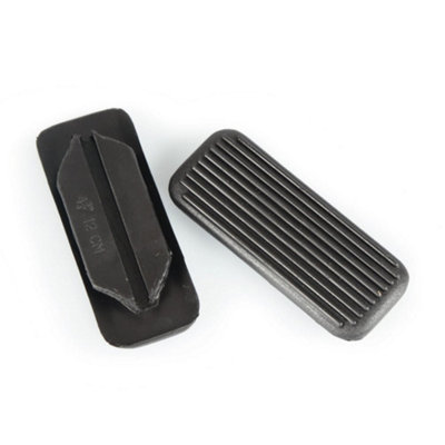 Shires Rubber Horse Stirrup Treads (Pack Of 2) Black (4.25In) from B&Q