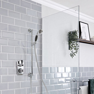 Homestylestore Chrome And Black Thermostatic Mixer Valve And Riser Rail Kit from B&Q