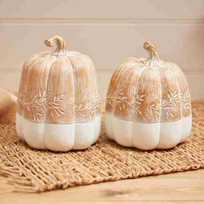 Annibells Wood Effect Pumpkins With Carved Leaf Pattern (10791)Round