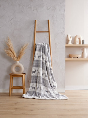 Bellissimo Home Nordic Stag Sherpa Throw Grey. Sherpa Backing Super Soft & Warm