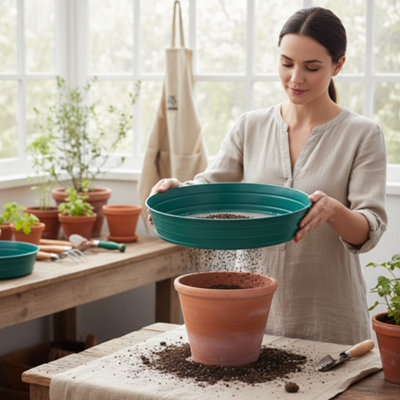 Metal Riddle 8mm MeshGarden Sieve from B&Q