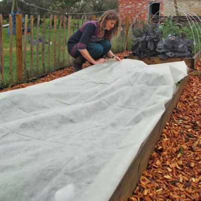 True Products Frost Protection Fleece -Heavy Duty Grade 30Gsm1.5M X 100M from B&Q