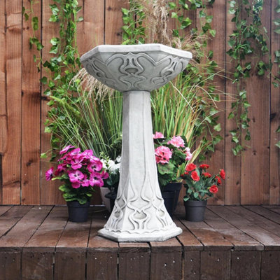 B&Q Stunning Art Deco Garden Birdbath 39Cm