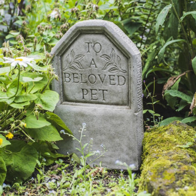  - 'to A Beloved Pet' Stone Cast Tombstone Memorial