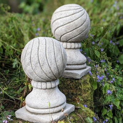 B&Q Pair Of Stone Ball Pillar Tops Small