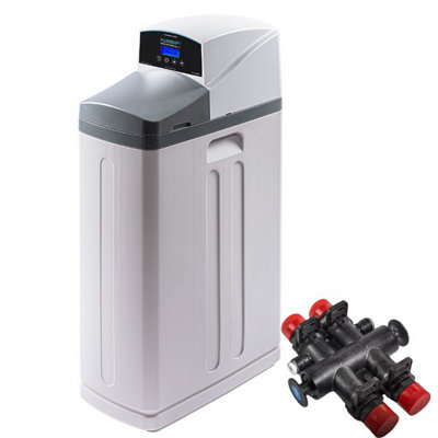 Monarch Se-30 Plumbsoft Electric Water Softener + Installation Kit1-16 Family from B&Q