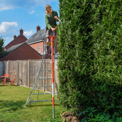 Henchman Tripod Ladder Pro3.0M from B&Q