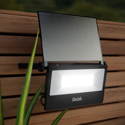 The Solar Centre Slimsafe Pro Solar Security Light from B&Q