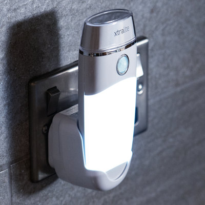 Xtralite Nitesafe Duo + Led Nightlight Torch & Emergency Power Failure Light from B&Q