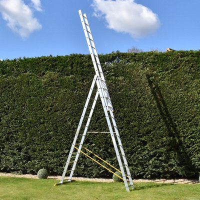 Trade Master Pro 12-Rung 3 Section Combination Ladder