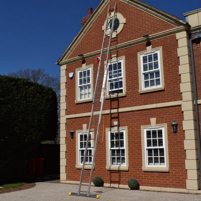 B&Q - 7.65M  2 Section Extension Ladder - Image 3