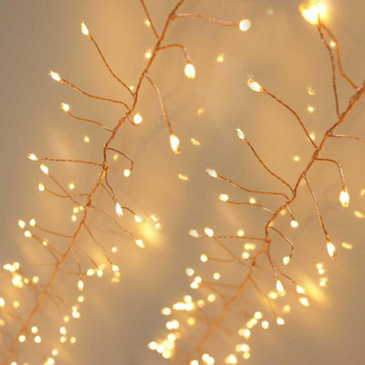  - Qbis Cluster Lights 240 Led On Copper WireWarm White Christmas Fairy String Plug-In