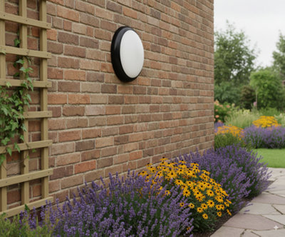 Dusk Till Dawn Sensor Led Bulkhead Light Outdoor Photocell Ip65 from B&Q
