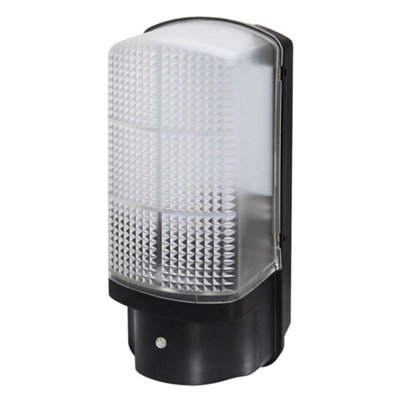 Long Life Lamps Company 7W Led Bulkhead Dusk To Dawn Sensor Security Light Cool White Zlc030 from B&Q