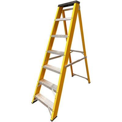 Lyte Ladders and Towers - MagnaStep Glassfibre Swingback Step Ladder - 7 Tread - Image 4