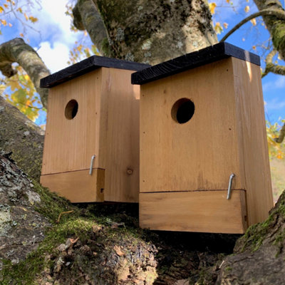 B&Q -  Traditional Wooden Bird Box Nest Birdhouses With Removable Bases (Set Of 2)