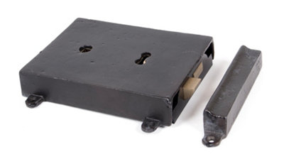 B&Q -  Beeswax Rim Lock & Cast Iron Cover