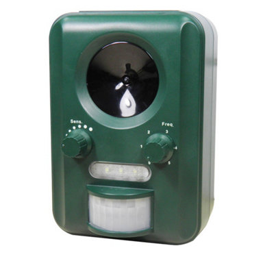 Easylife 24/7 Solar Pest Repeller from B&Q