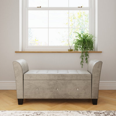  - Gfw Verona Chenille Window Seat Silver