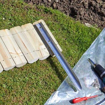Marco Paul 3Pk Log Roll Stakes from B&Q