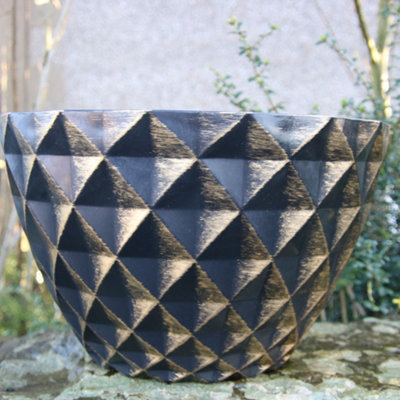  - Distinctive Planters 25Cm Diamond Planter Black With Gold Planter Pot