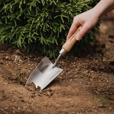 Shop garden trowels.