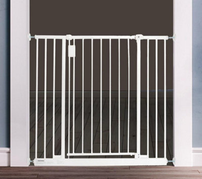 Safetots Extra Wide Hallway Gate97Cm103CmWhitePressure Fit Baby Gate For Hallways And Wide Spaces from B&Q