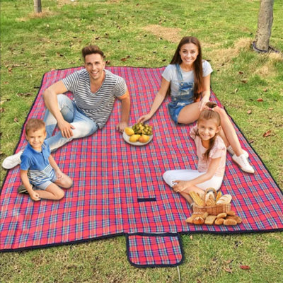 Ram Online Armo Extra Large Red Tartan Picnic Blanket Beach Food Mat from B&Q