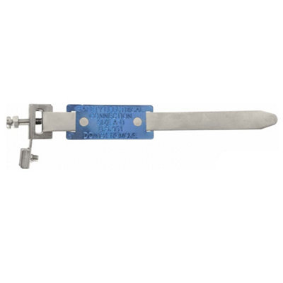 Generic Ec15-3 263mm Damp Earth Clamps from B&Q