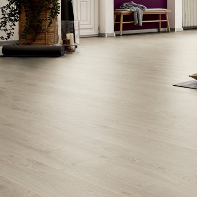 Embrace Pro Laminate Flooring D3597 Timeless Oak Ac5 from B&Q
