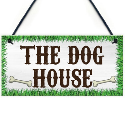 B&Q -  Dog House Sign Hanging