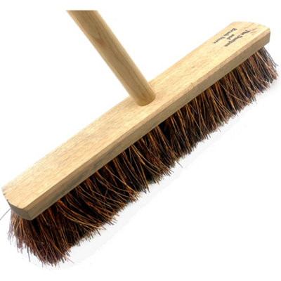 B&Q -  18" Outdoor Broom Heavy Duty Stiff Yard Brush And Handle