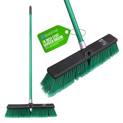 B&Q -  18" Heavy Duty Outdoor Yard Broom And Metal Handle