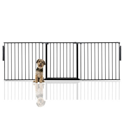 Bettacare Premium Multi Panel Flexible Pet BarrierUp To 226Cm WideBlack70Cm High from B&Q